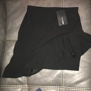 Black ruffle skirt - fashion nova